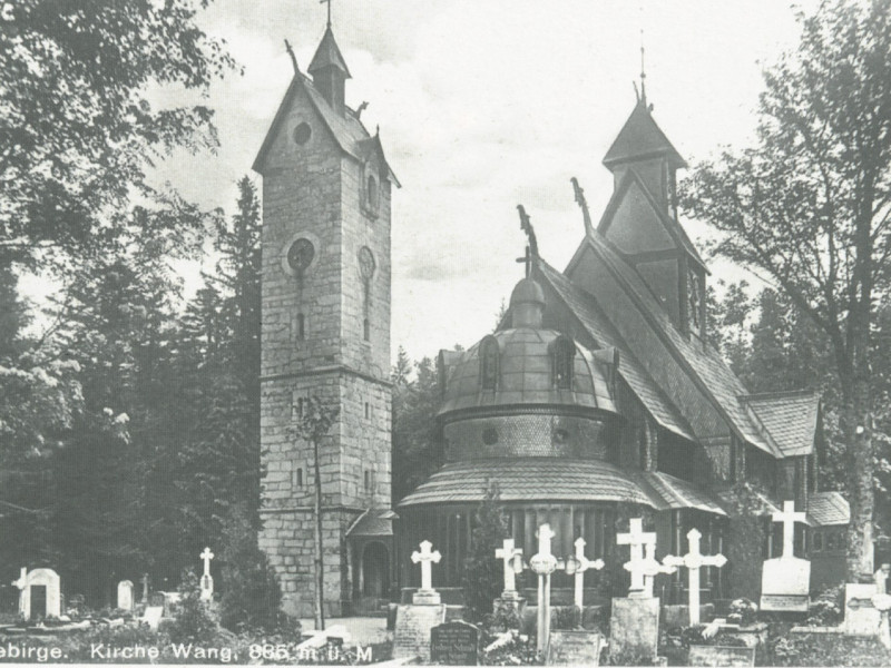 Kościół i fragment cmentarzyka